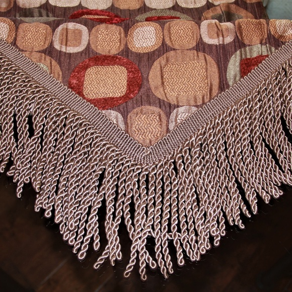 Canaan Geometric Pattern Reversable Table Runner - Picture 4 of 8